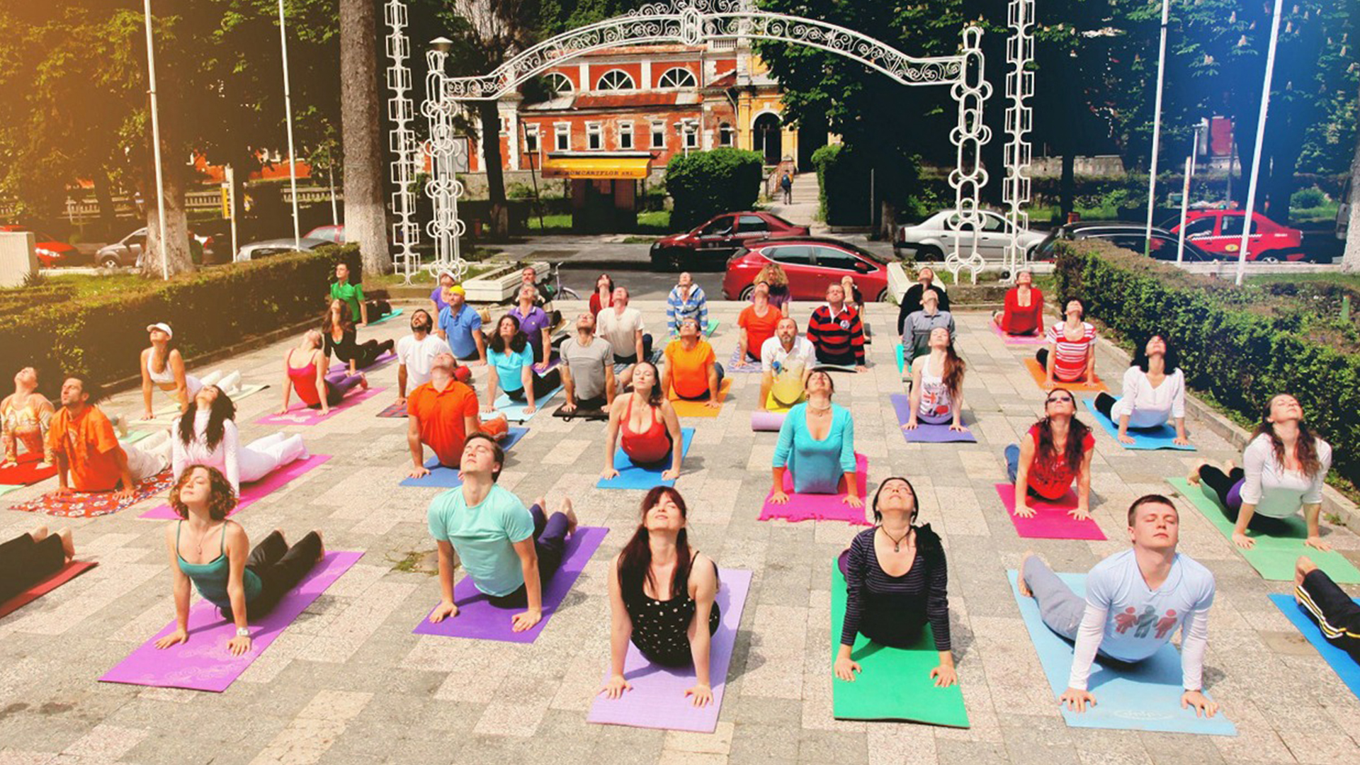 Illustration Énorme coup de filet dans une secte de yoga tantrique !